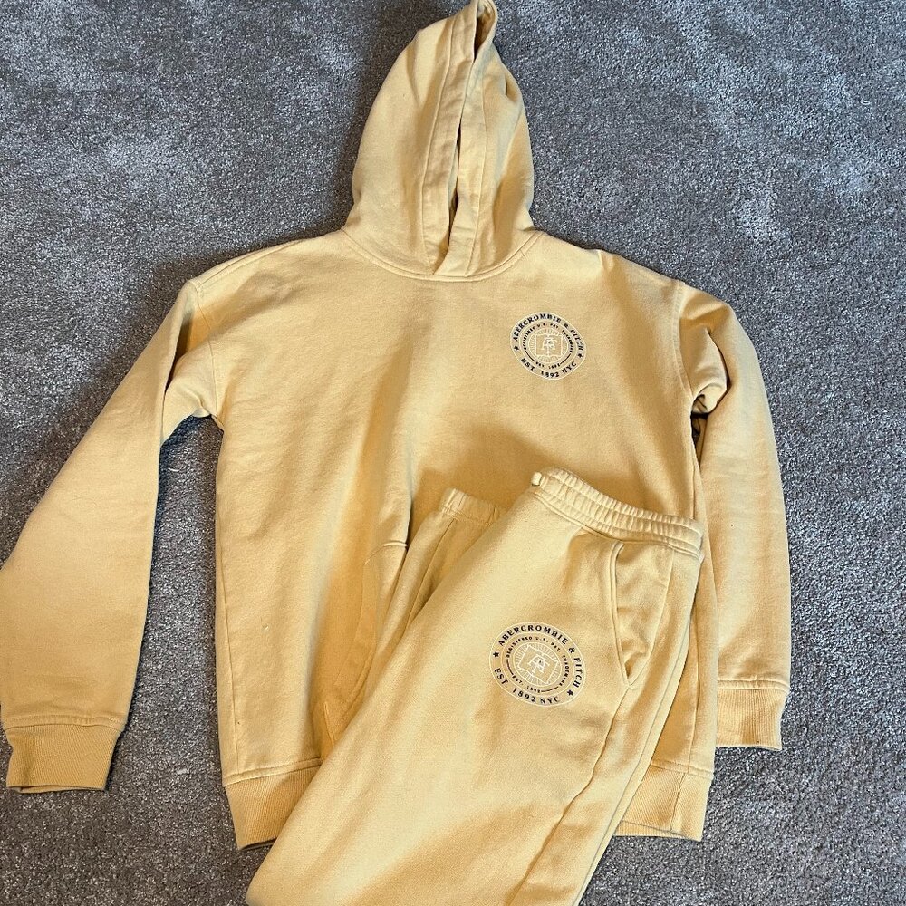 Abercrombie Kids Sweatsuit (Hoodie and sweatpants)